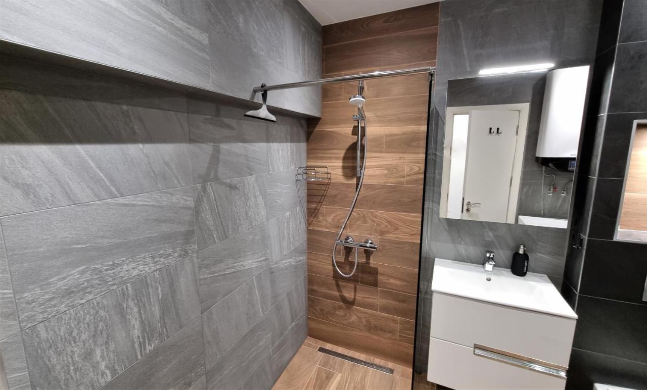 Luxury Quiet Apartment In The City Center Plovdiv Bagian luar foto
